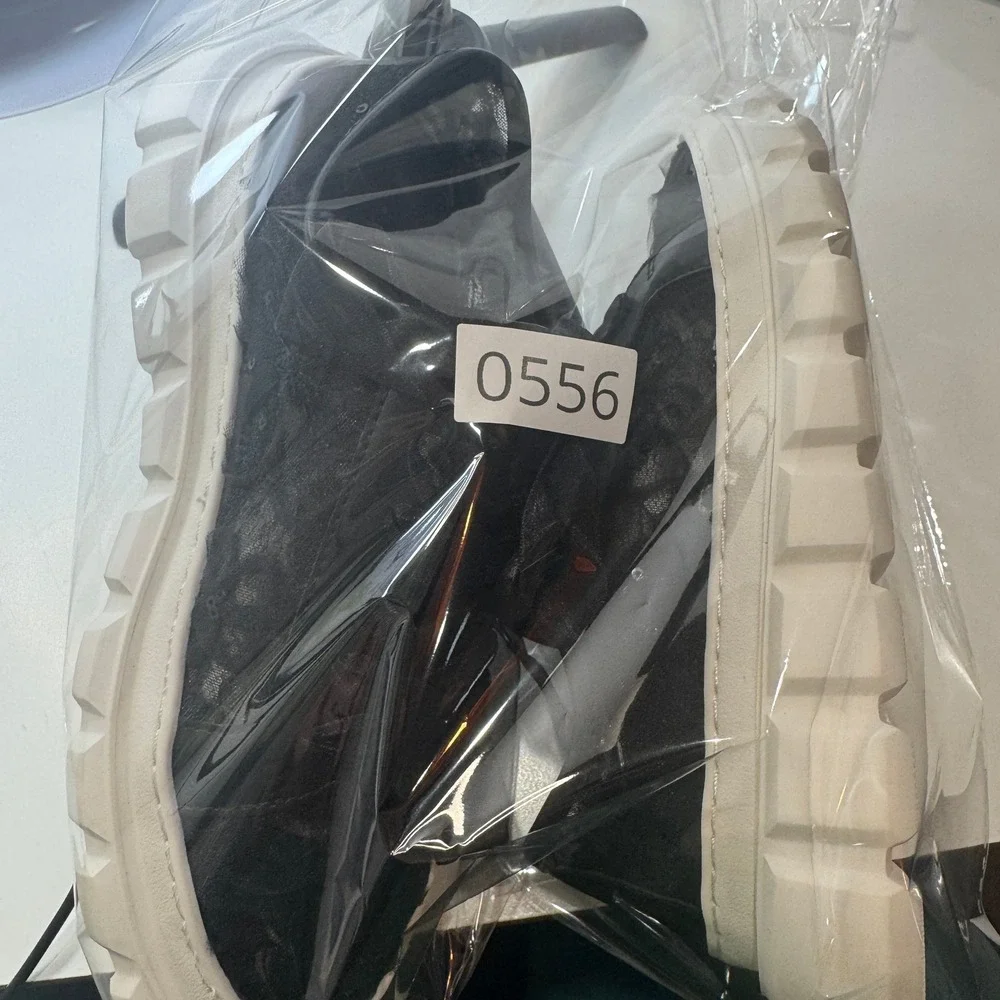 Cosy Island Platform Sneakers Girl's Black Floral Chunky Sole‎ Size 4